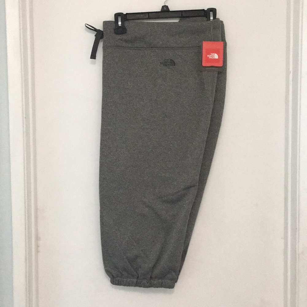 THE NORTHFACE - Capri Cropped Jogger in Heather Gray, XL, Brand New w/ Tags!